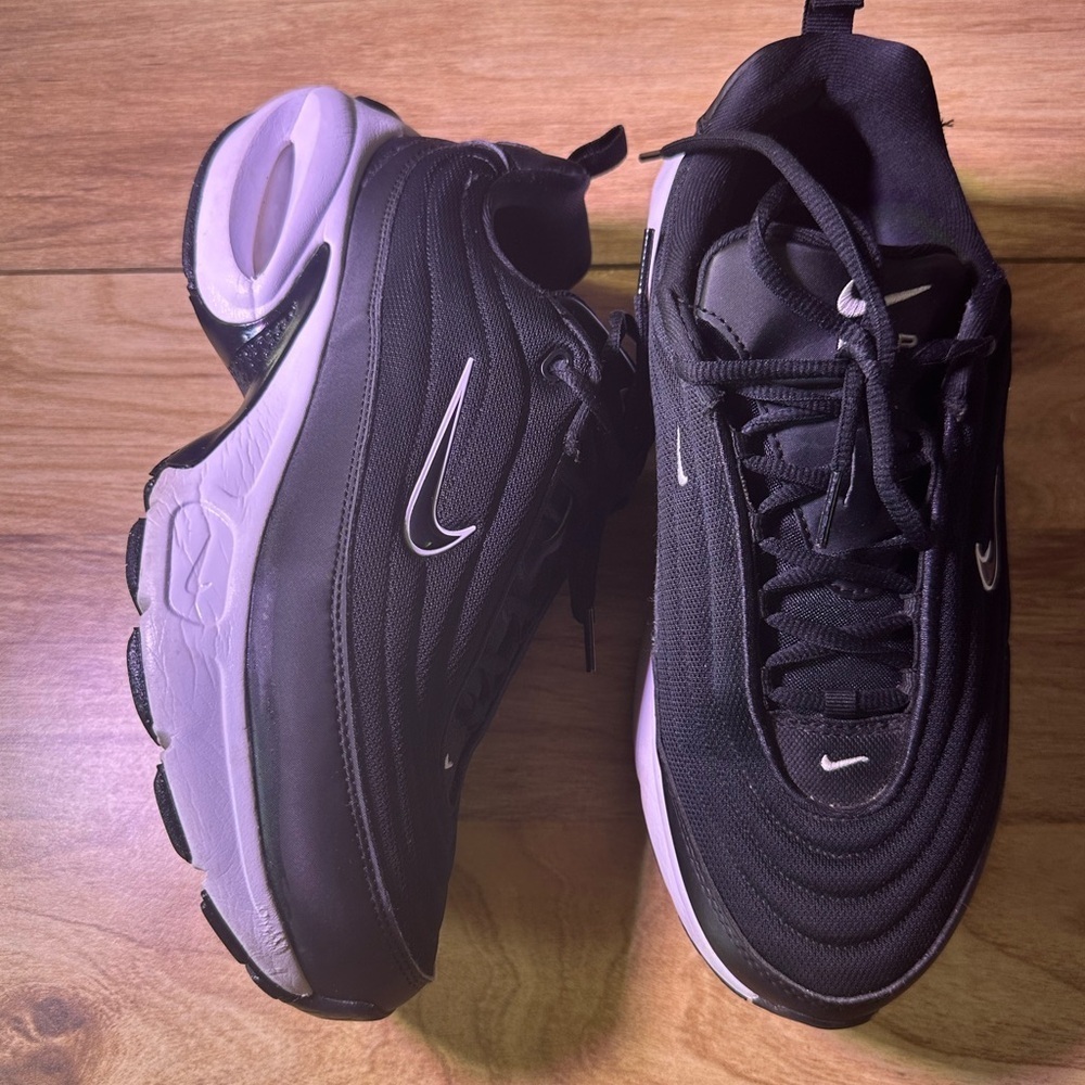 Nike Black Athletic Shoes - Picture 6 of 12